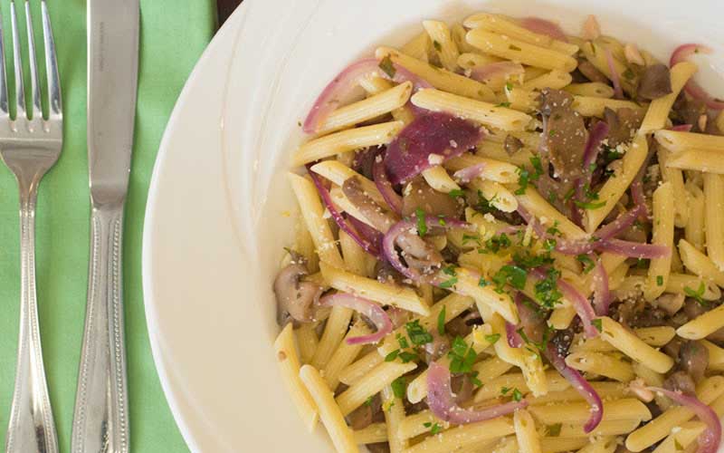 Pasta with Mushrooms, Onion & Garlic Sauce