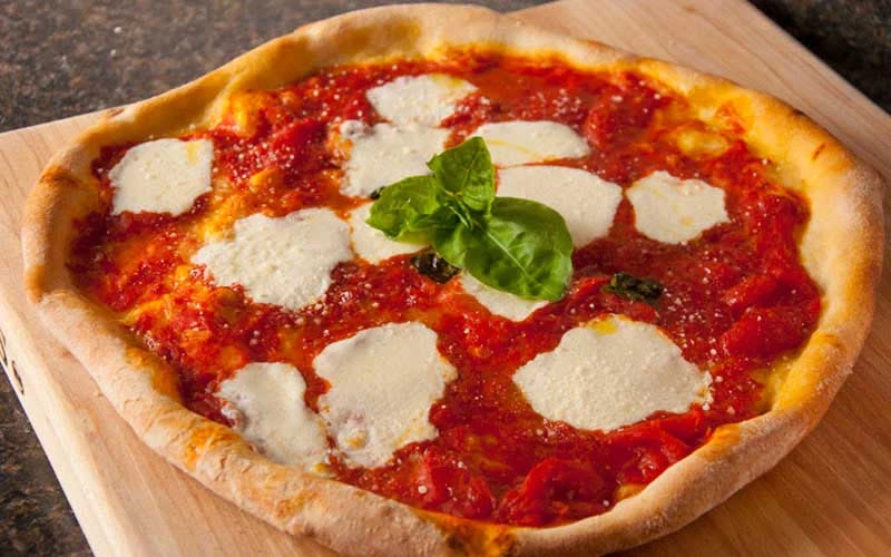 https://www.cento.com/images/recipes/pizza/pizza_neapolitan_margherita.webp